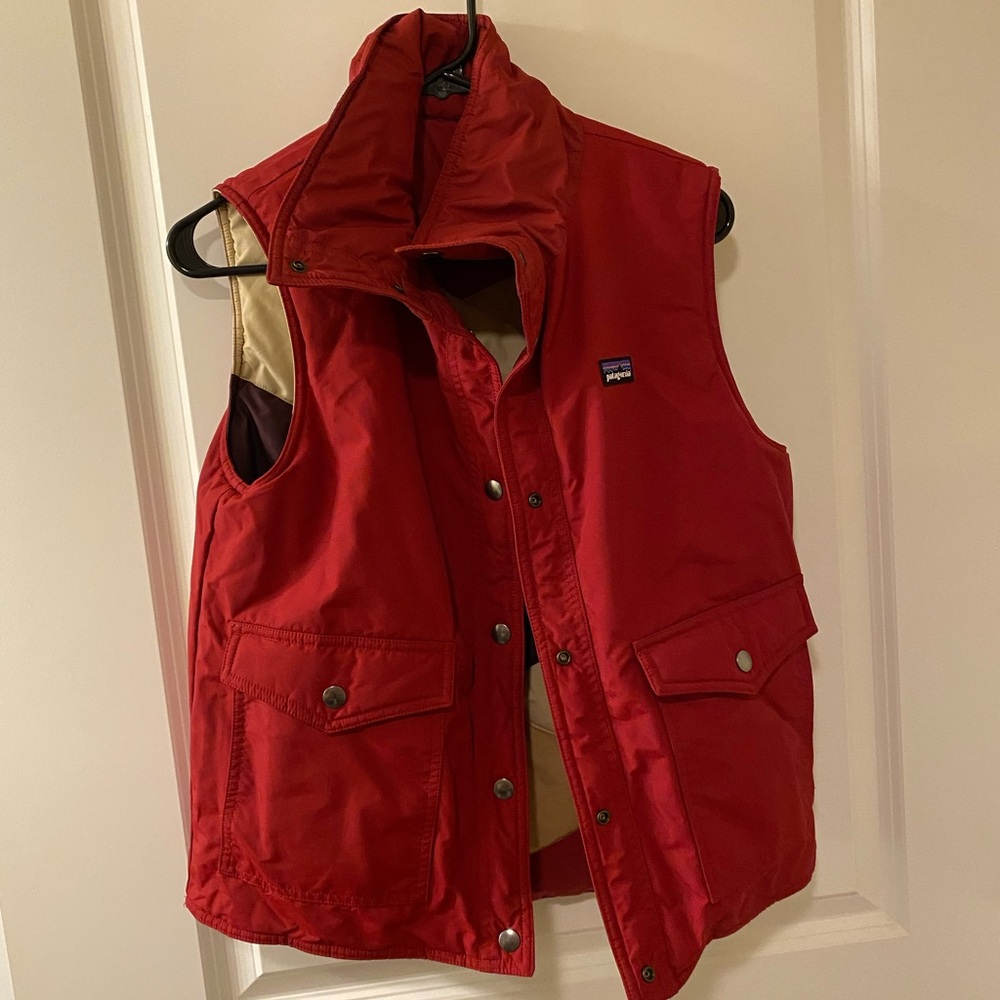 Patagonia Red Reversable Puffer Vest - Picture 3 of 6